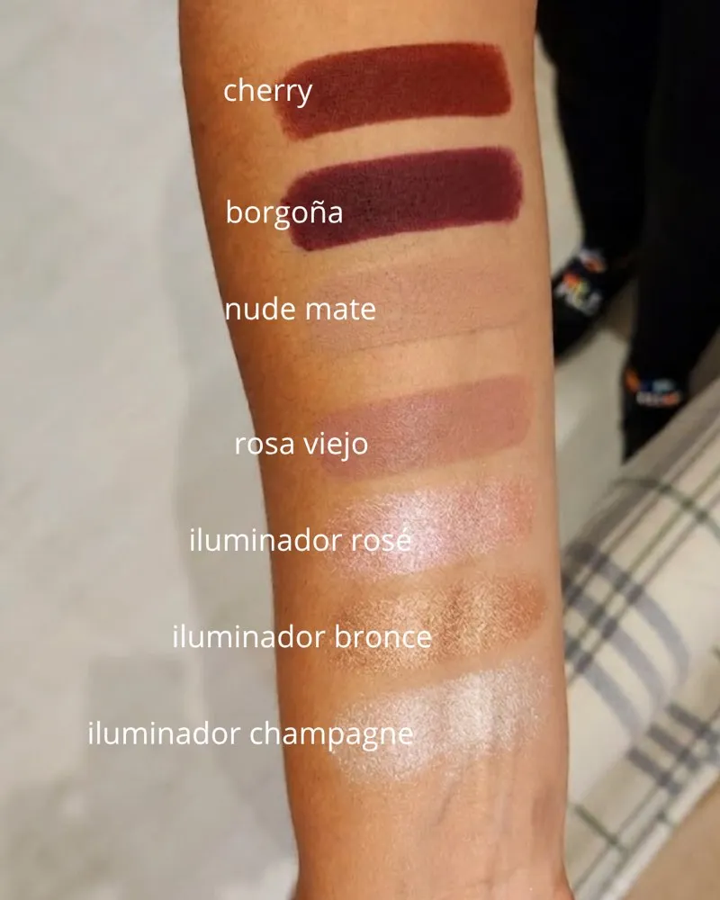 Muestras de color de los tonos Pulpo aplicadas sobre el brazo